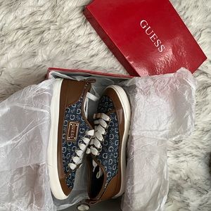 Guess shoes. (Size 5.5) In great conditions!